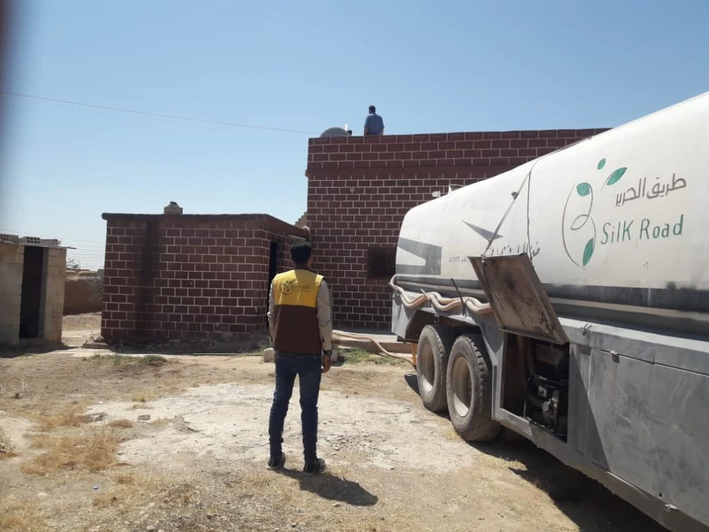 تقديم خدمات المياه والنظافة في تل أبيض