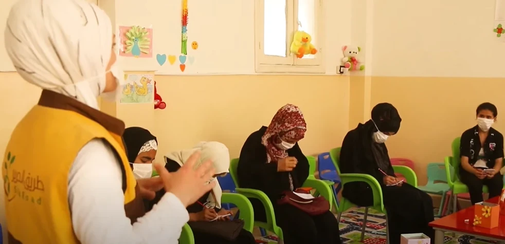 مشروع لحماية النساء والشباب تنفذه منظمة طريق الحرير في تل أبيض