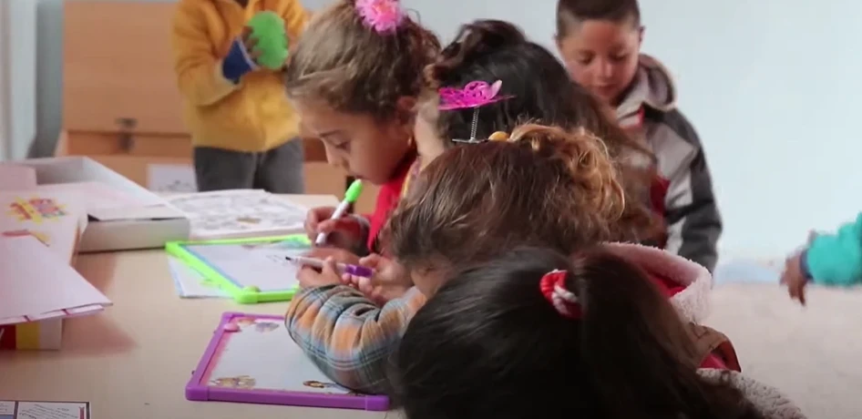 تقرير منظمة طريق الحرير عن المدارس