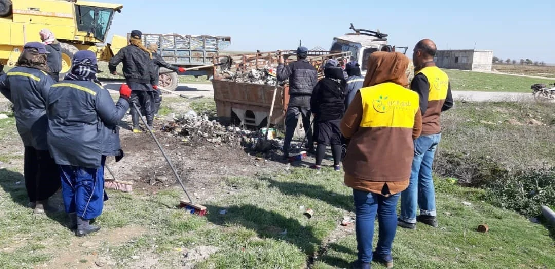 أنشطة جمع النفايات والقمامة اليومية ضمن نشاطات مشروع الاستجابة الطارئة للسكان